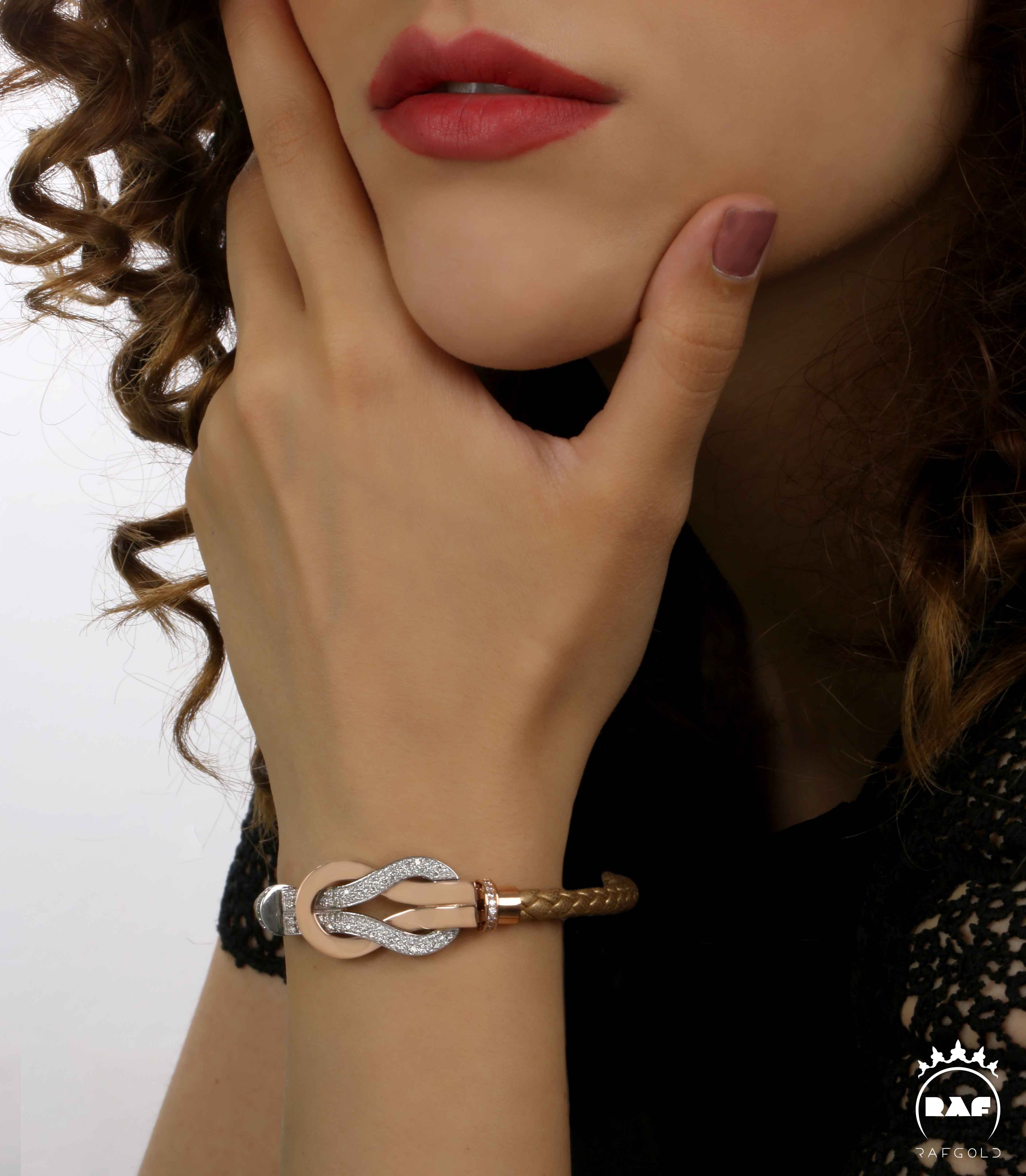 دستبند طلا زنانه چرمی امگا  WD122L