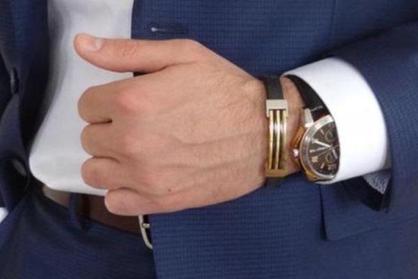 ست کردن دستبند مردانه و ساعت