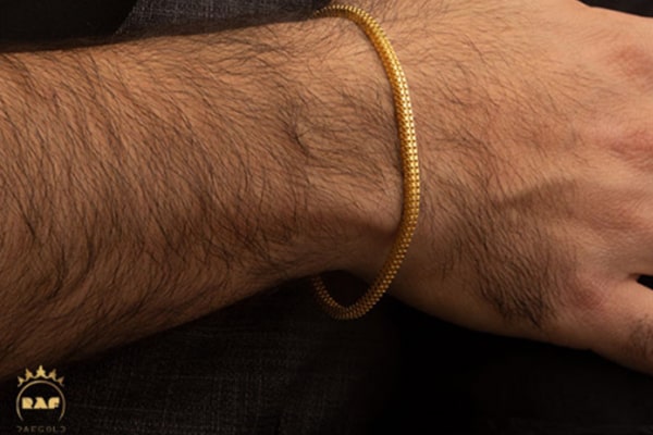 پوشیدن دستبند مردانه و ست کردن با استایل