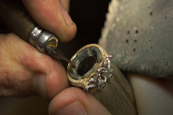 مراحل ساخت انگشتر و جواهرات